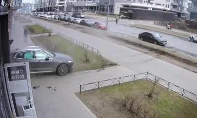 Dad saves kid from barreling car