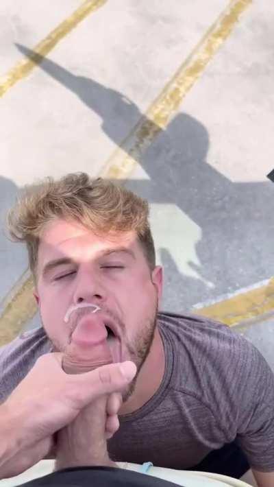 Went cruising and found this hung as fuck dude to paint my face