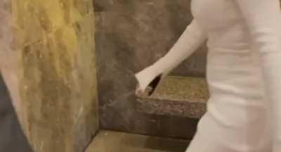 Cardi flaunting that big ass