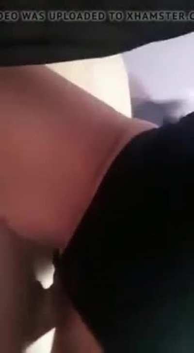 Parukierja me shtruesin e pllakave