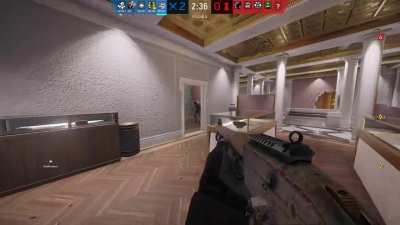 Oryx slips On a Banana Peel in 720p