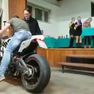 WCGW trying to do a burnout