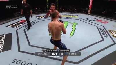 UFC Free Fight: Max Holloway vs Calvin Kattar