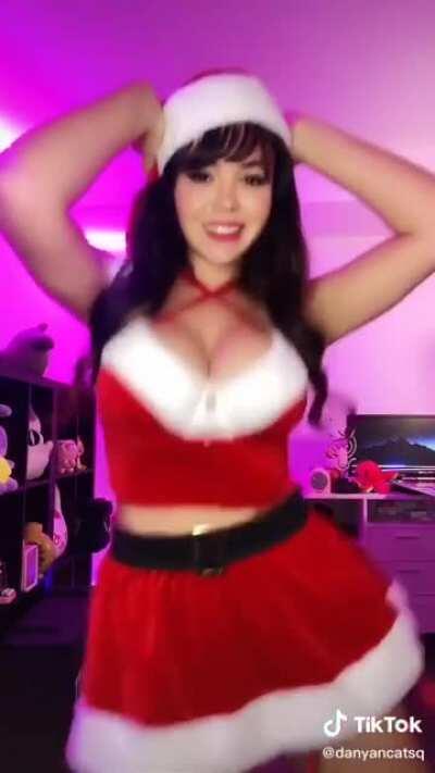 No sé si ya lo había puesto pero aquí lo dejo, feliz navidad adelantada(: