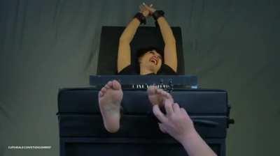 Lilmizzunique in The Tickle Chair