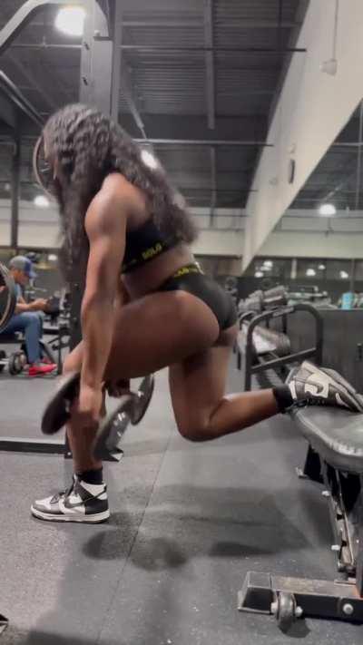 Ladies this your sign to go to the gym 🏋🏾‍♀️