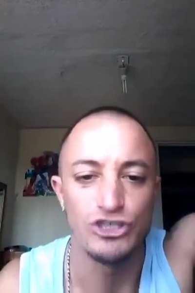 Tengo un amigo que fuma porros y está dpm. El amigo que está dpm: