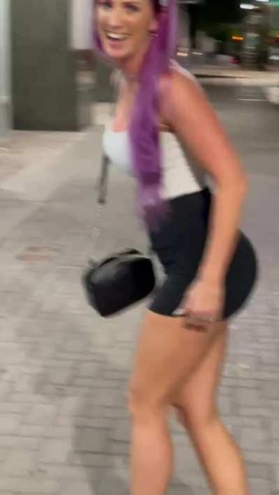 Sound on to hear these guys lose it when i flash them 😆 they came back for more after that