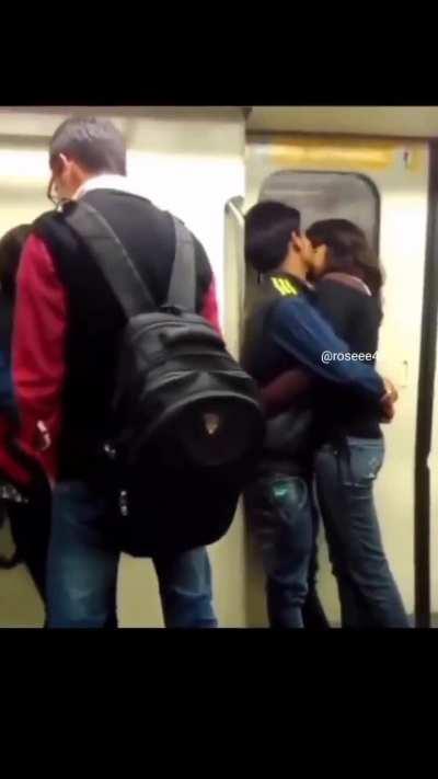 Delhi Metro 🥵🤤