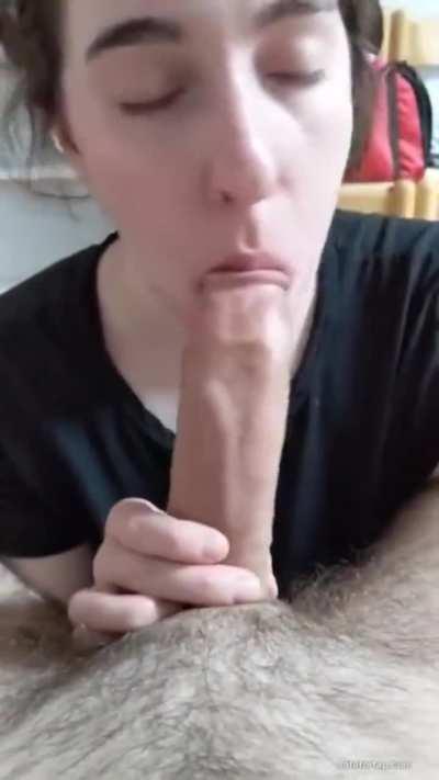 Wow She Swallowed That Thick Monster