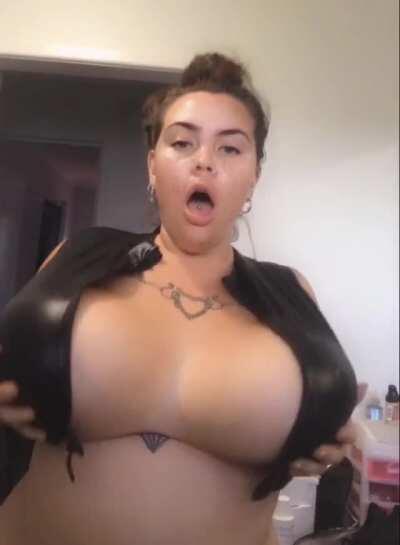 Mikkimooo Hugegodgiventits