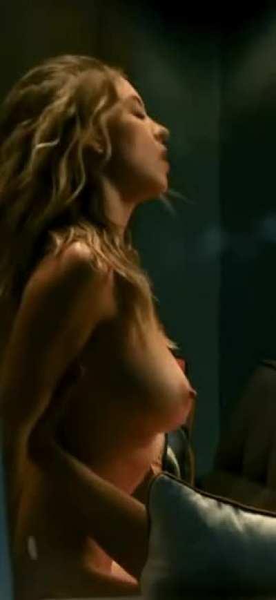 Day 4 of gooning for Sydney Sweeney 🤤