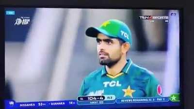 Babar azam reaction when Rizwan took the drs without considering him.