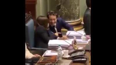 Sartori comparte sus memes