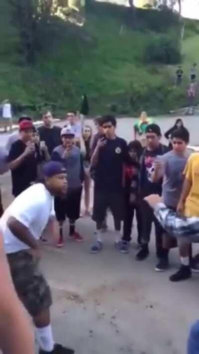 Asshole gets dropped by mma trainee