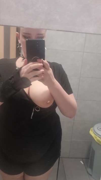 Every outfit has to be easy access for free use fun 🖤