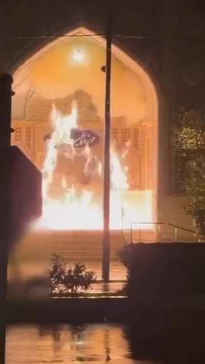 Revolutionary firebombs a Mullah seminary in Mashhad in response to the execution of Mohsen Shekari