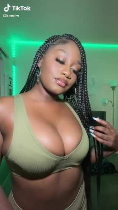 Say Hii to Kendrv 🍑