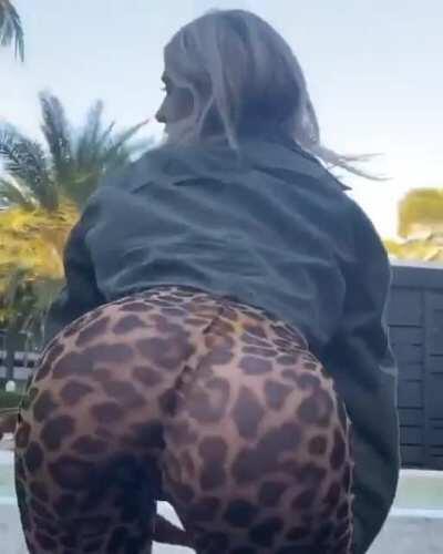 🎻 Comment shytwerker if u fk w/ me #shytwerker 🎻