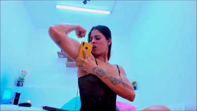 Hard-body Colombian gym girl wants her powerful body worshipped.