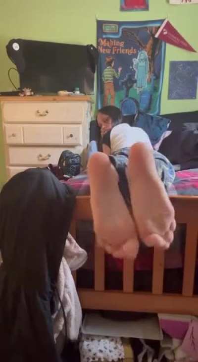 Amateur Girl's Smelly Dorm Room Soles (DM for the BEST Private Feet Group Membership)