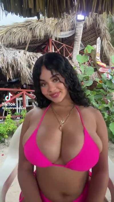 Shake, Shake, Shake @audryadames