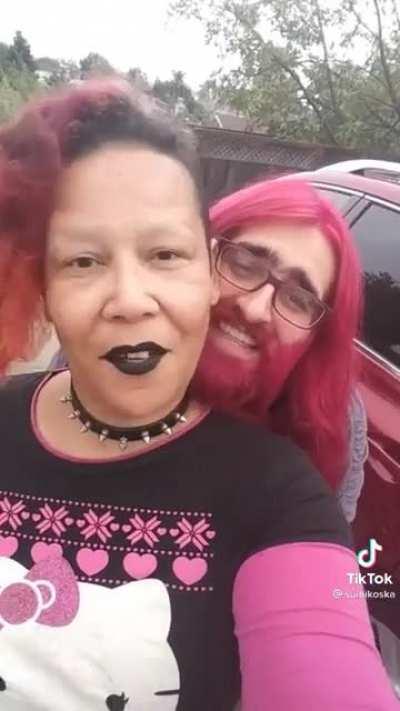 TFW your pink hello kitty outfit matches your boyfriends beard just right 🥰