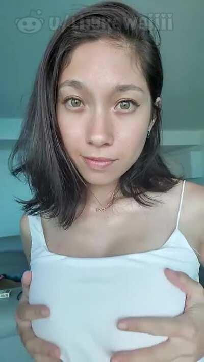 eyes or boobies? 🤪 [oc]