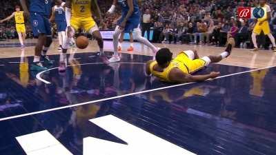 [Highlight] Full replay of Naz Reid's flagrant foul on Rui Hachimura