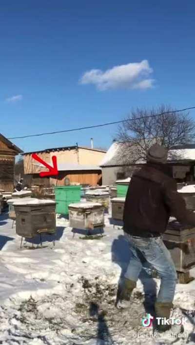 O cara e muito bom de mira