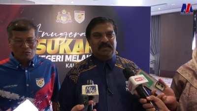 Aaron Chia & Tan Cheong Min received state Anugerah Olahragawan & Olahragawati from the Governor