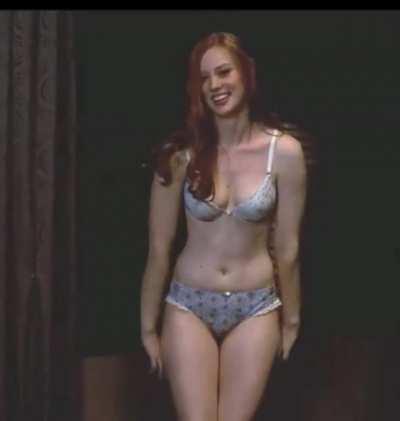 Deborah Ann Woll has a luscious body