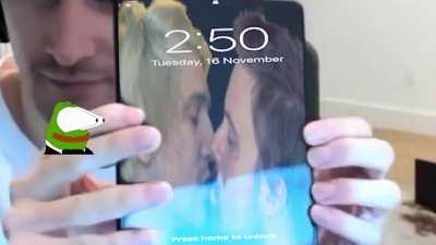 XQC FINALLY REVEAL HIS WALLPAPER