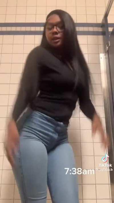 Ayla😍/Secretii content for sale hit my dm for more info