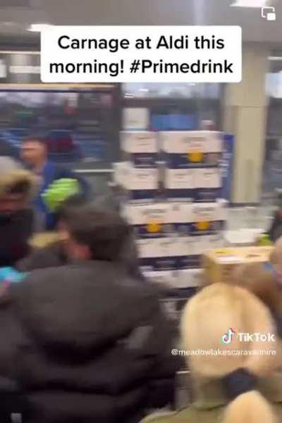 Absolute CARNAGE at Aldi’s across the UK this morning as people seek to buy KSI’s and Logan Paul’s Prime Hydration drink