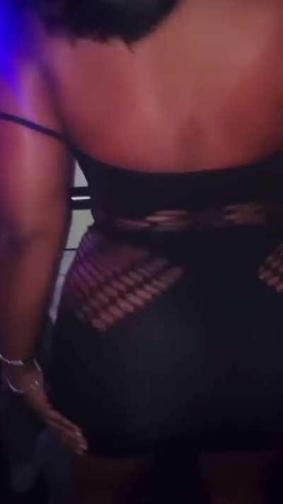 YaniqueCurvyDiva 🇯🇲🍑👀😻❤️😍