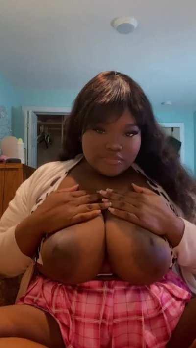 21 • A lil shy, but I just love this sub!!💕🍼✨🍓☁️ (wait 3 secs for tits)