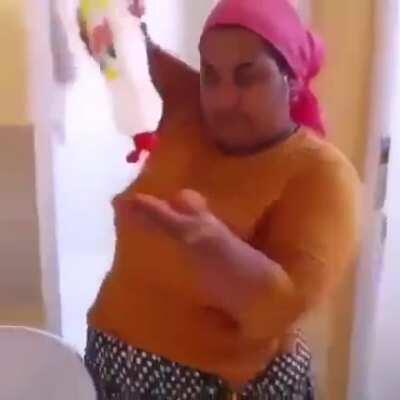 How romanian people wash their face