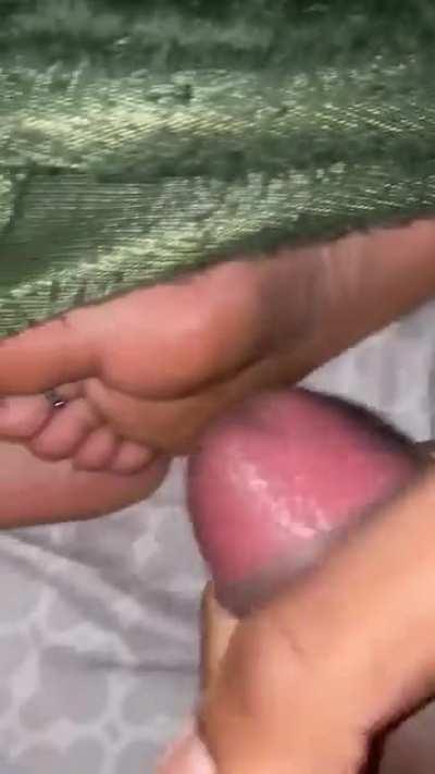 Caught cumming on my friends feet 😰