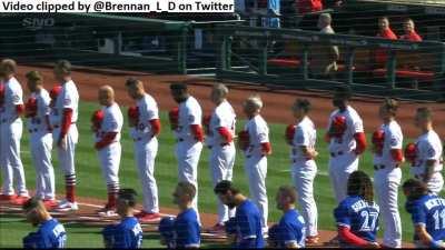 [Highlight] Adam Wainwright sings the national anthem at the Cardinals opening day