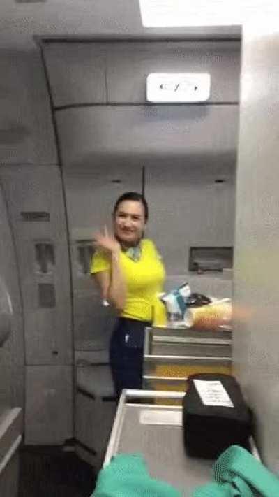 Cuando entras a las oficinas de r/Mujico :B