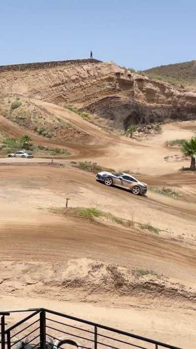 Some 911 Dakars having fun