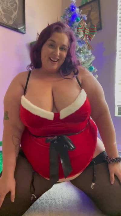 This Christmas I want to sit on your cock…or face, you decide 🫦