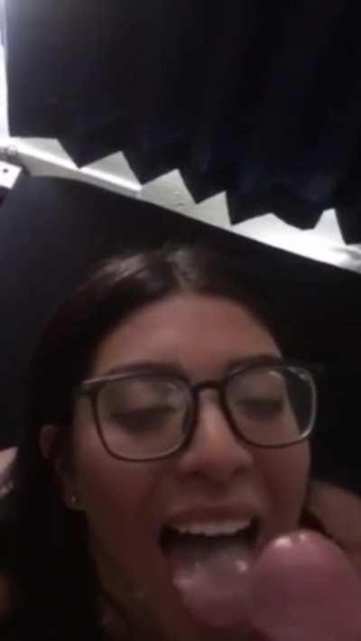 Cumshot on her face at Saturday moorning amateur 🍆💦