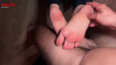 Are you cumming on my ass or sole