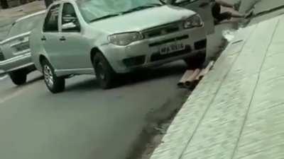 Girl chokes out a guy in a Street Fight - RNC