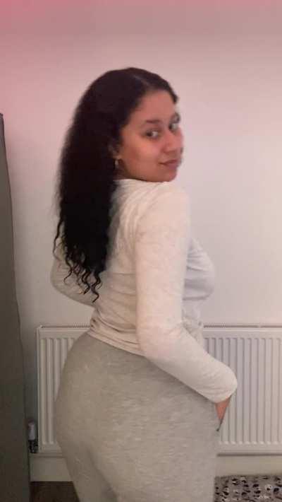 (F19) Too shy and insecure for posting nudes… Hope you still like my video🙄