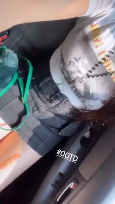 Takara Busters #piernas #legs #thighs #muslos #tits #tetas #miniskirt #minifalda #top