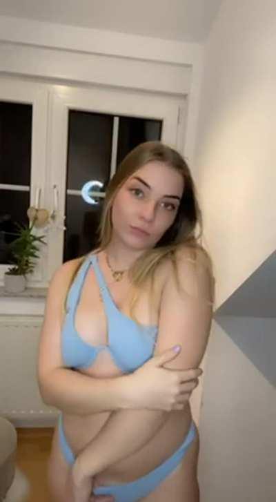 Would make my day if at least one person loved my big boobs 😇