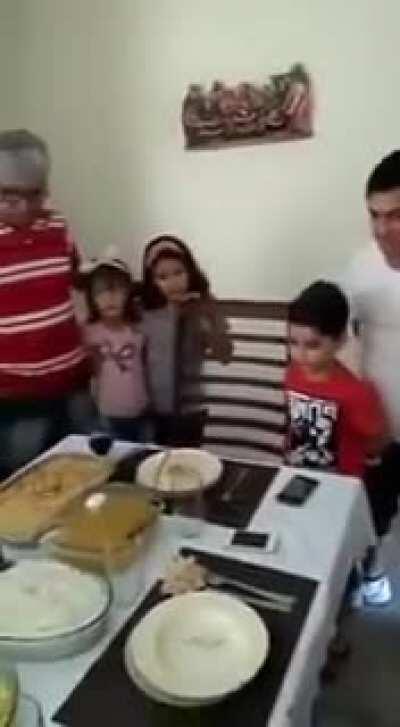 Hace tiempo el dylan vio este meme y no entendio la referencia, veamos si ahora la entiende